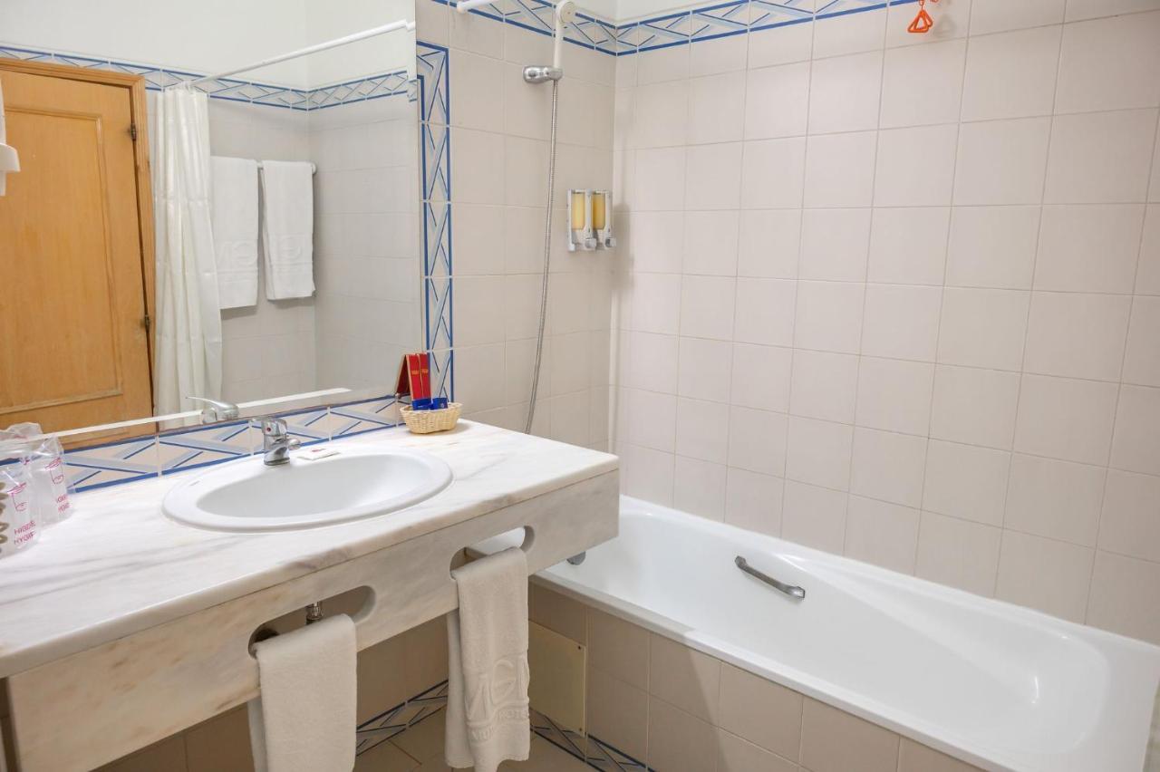 Acomodação Júnior Standard com 1 Quarto (2 Adultos)
