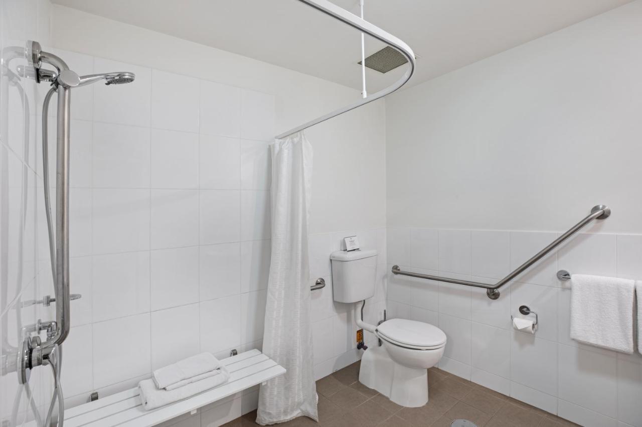 One-Bedroom Apartment,1308736216:JPEG