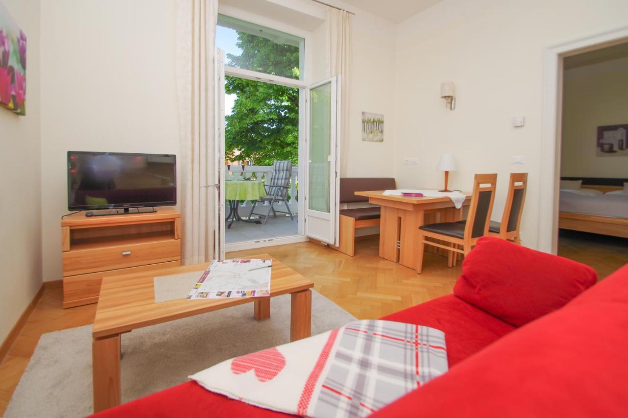 One-Bedroom Apartment,1033361333:JPEG