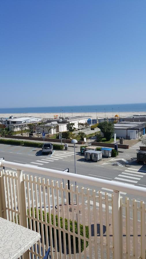 Studio with Sea View,1338656369:JPEG