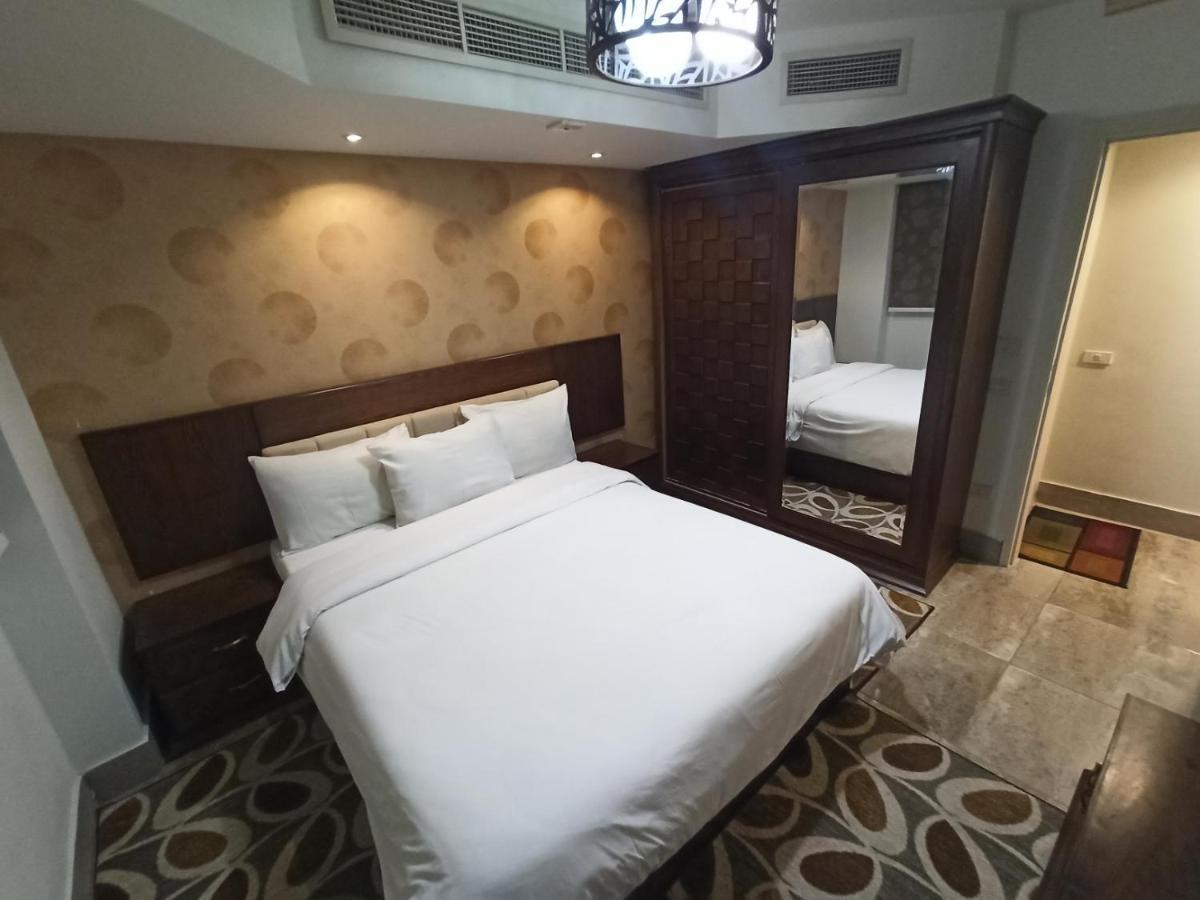 Deluxe Apartment,1076082388:JPEG