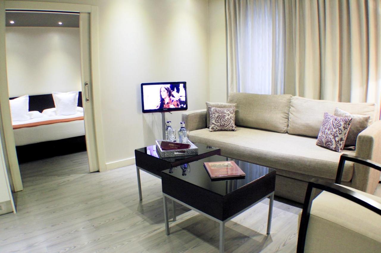 Deluxe Family Room,1652743763:JPEG