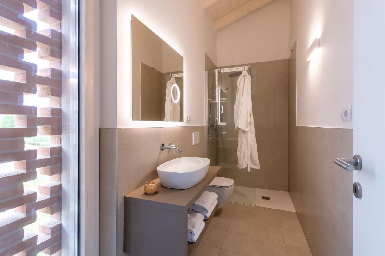 Two-Bedroom Apartment Balcony,1132736331:JPEG