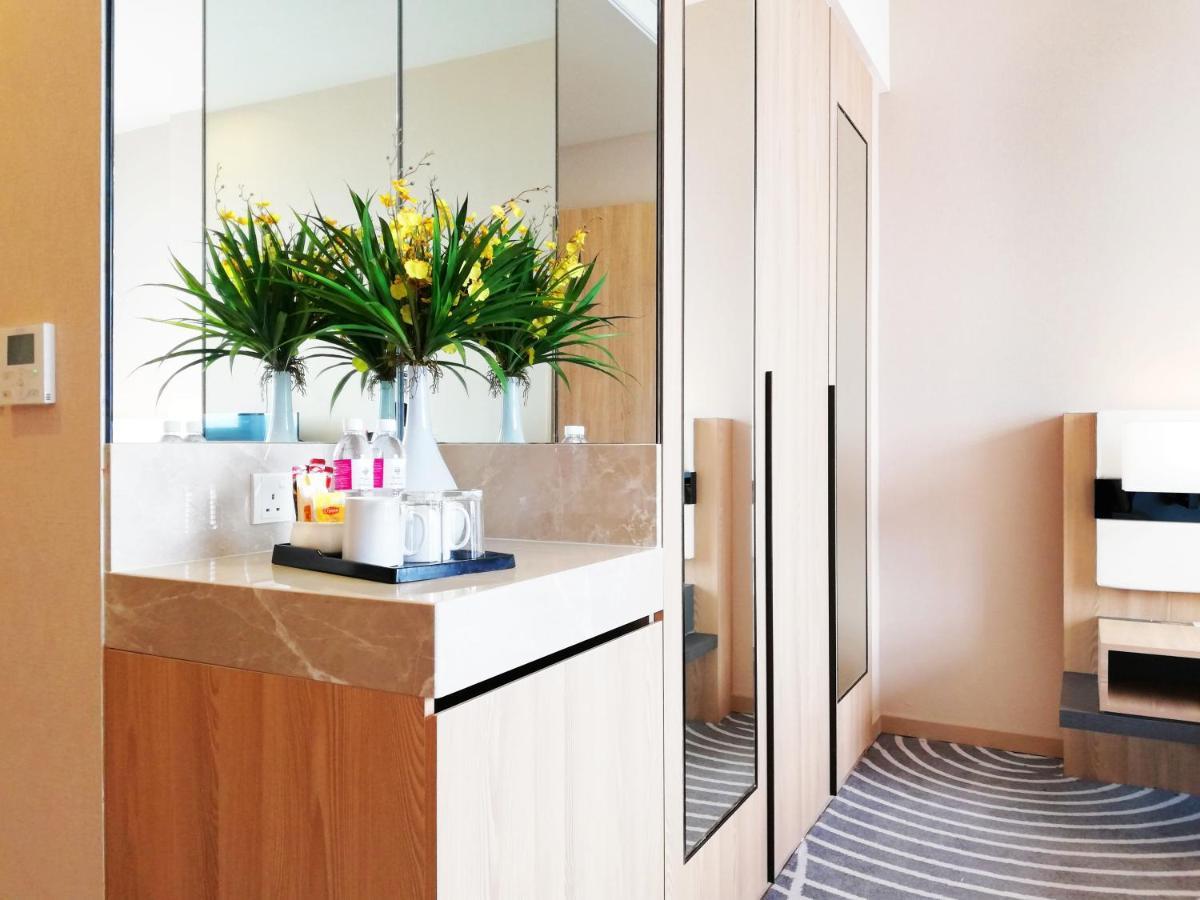 SKYLINE EXECUTIVE SUITE