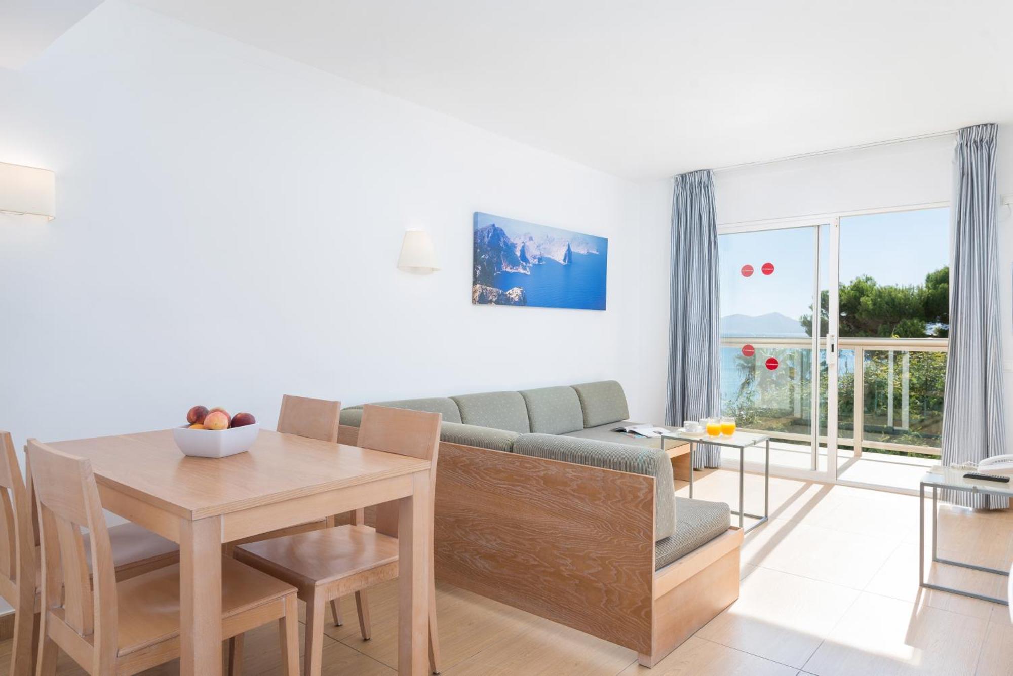 Apartamento com 2 Quartos e Vista Mar