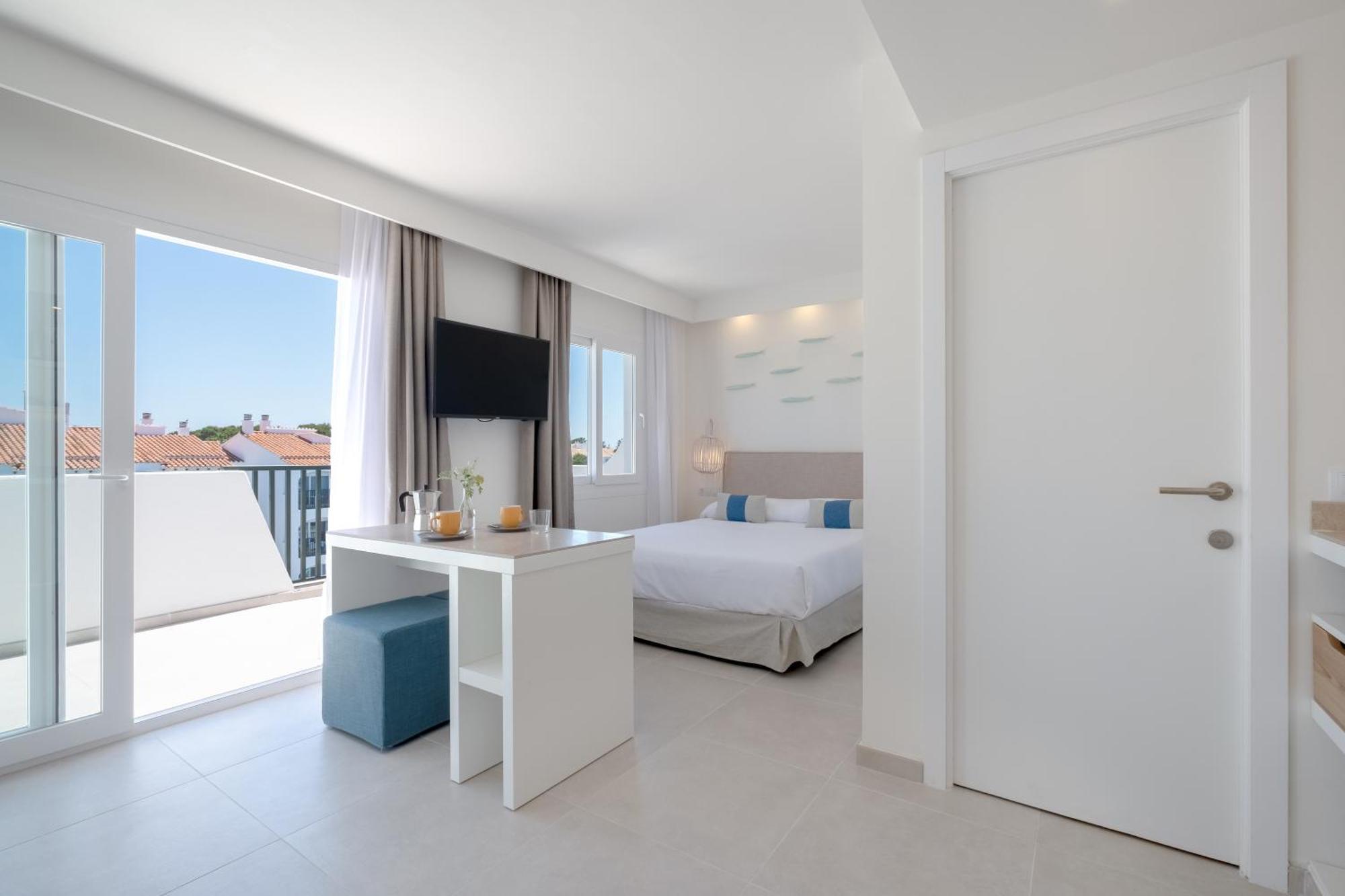 Select Studio with Side Sea View