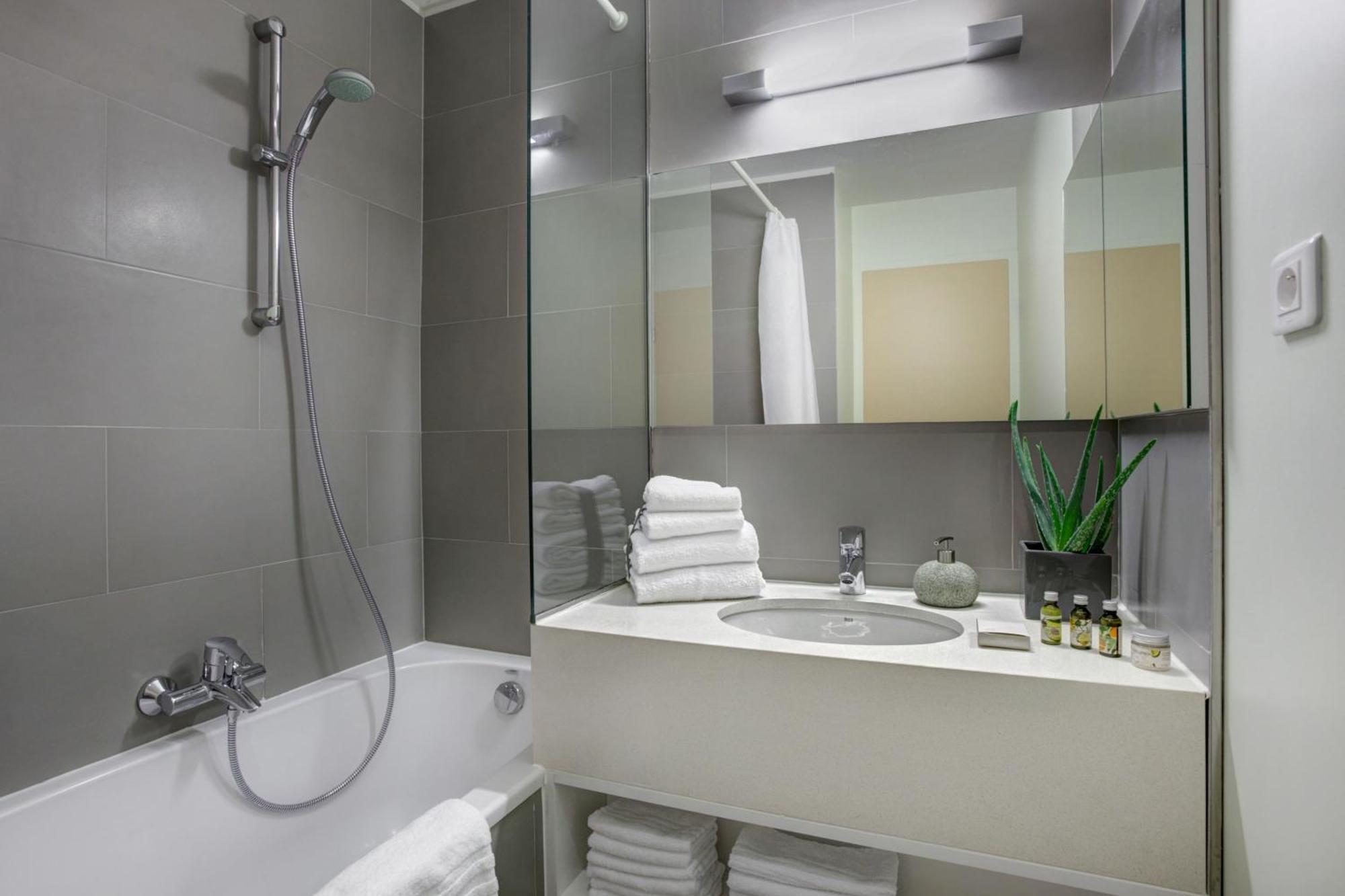 Studio,1434072910:JPEG