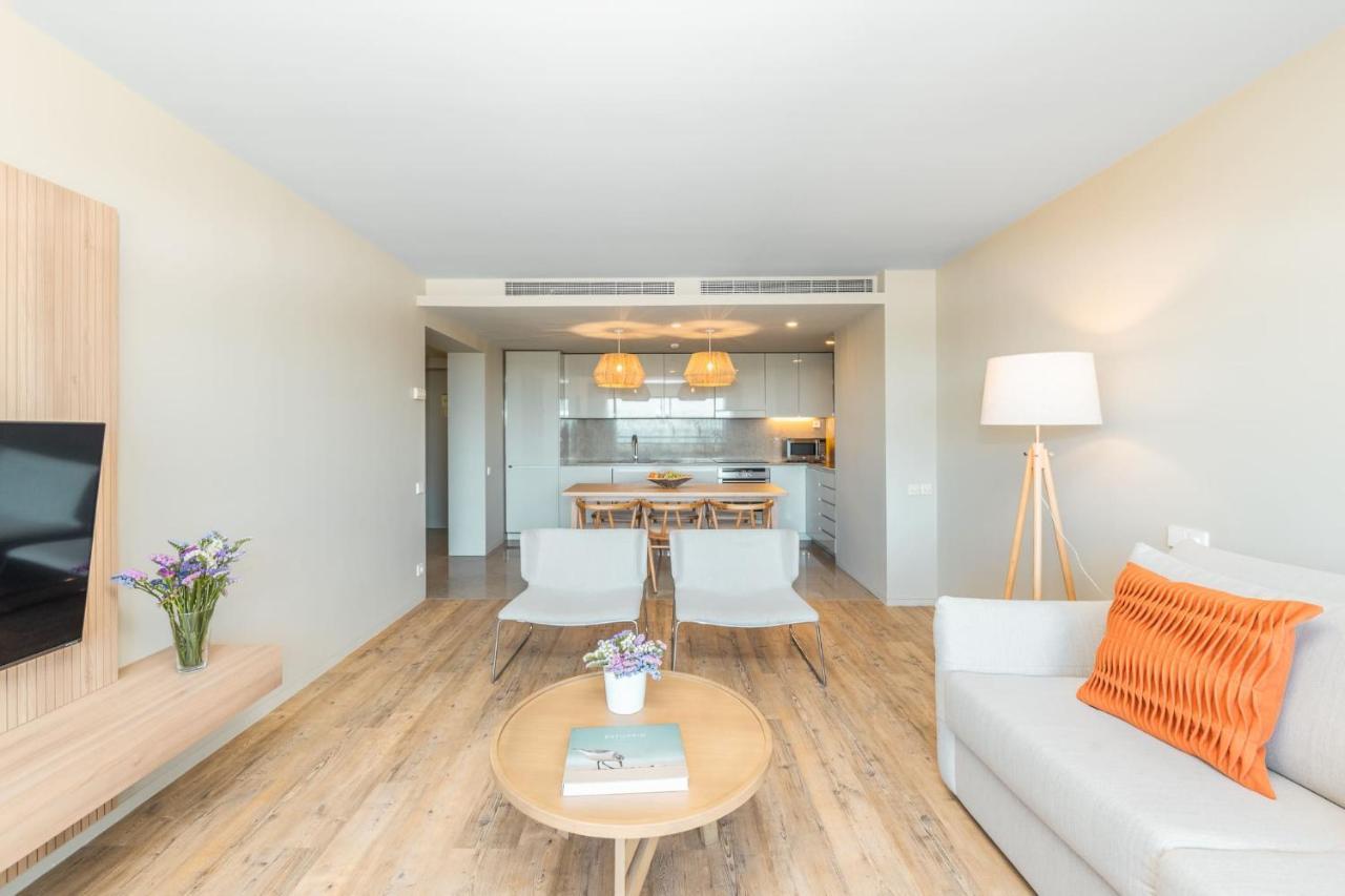 Premium Three-Bedroom Apartment with Sea View