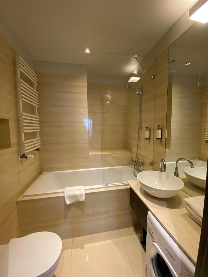 Large Double Room,1255127071:JPEG