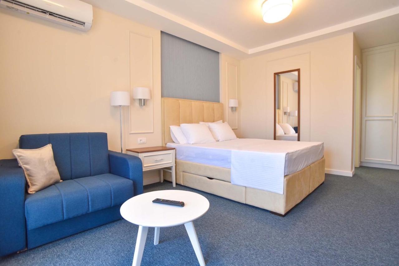 Double Room with Balcony (3 Adults)