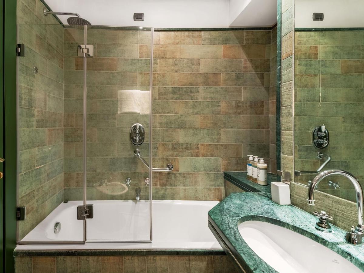 Extra Large Studio with Kitchenette, Bathtub and Sofa Bed,1347560819:JPEG