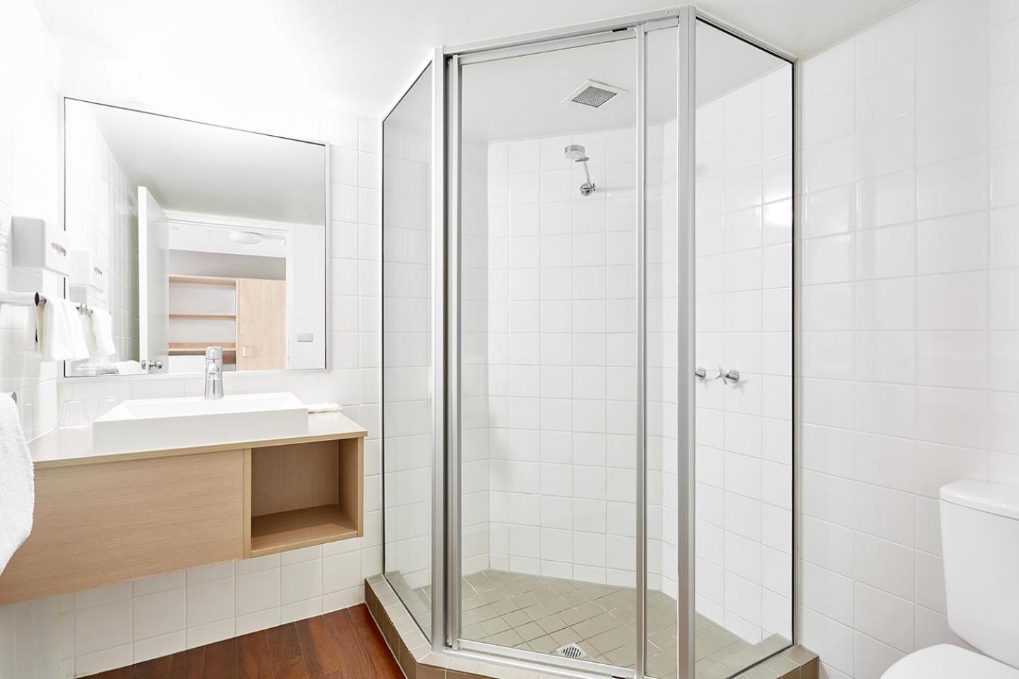 One-Bedroom Apartment,1280349268:JPEG
