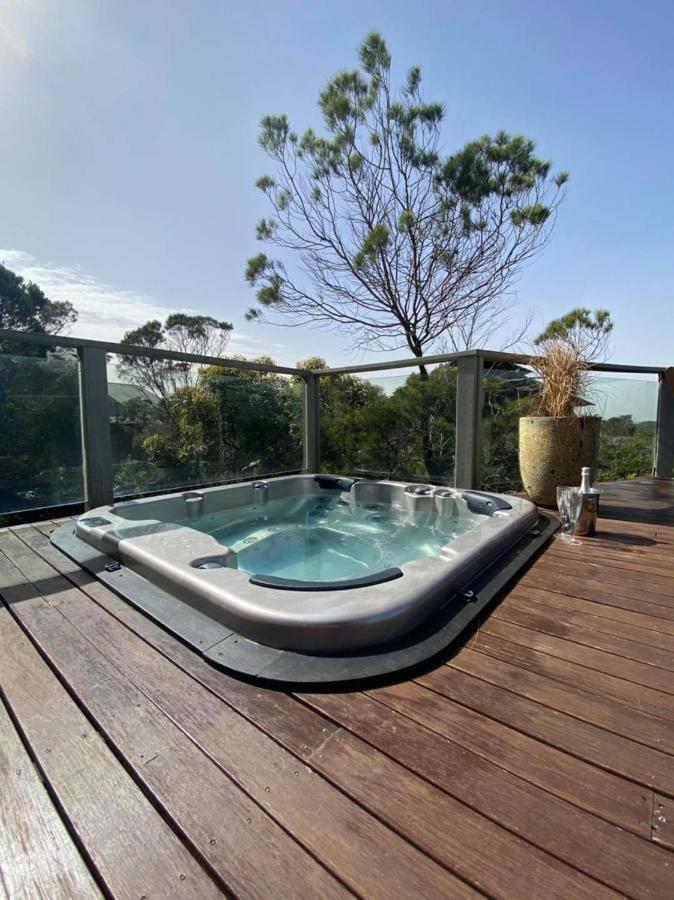 Two-Bedroom House with Hot Tub - Treetop (Lorikeet),1294360927:JPEG