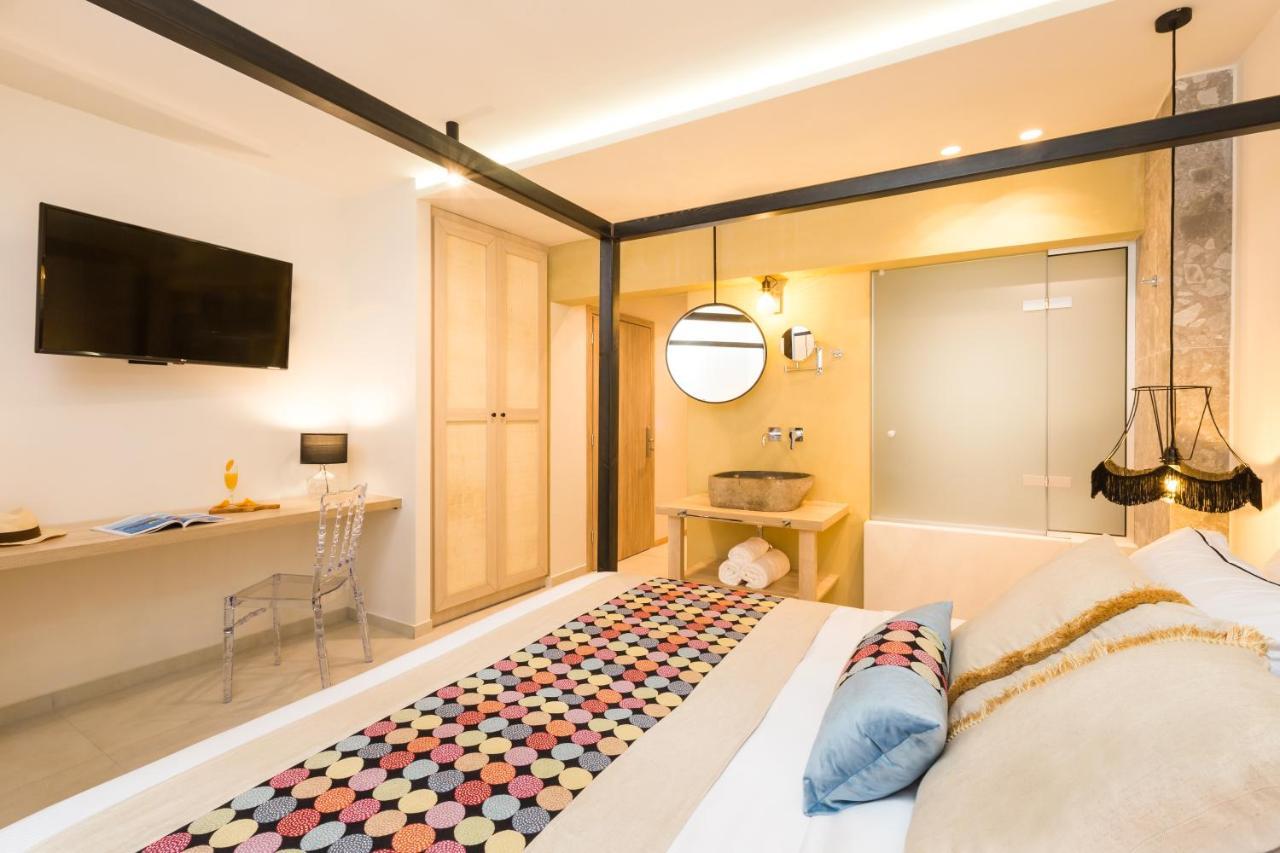 Deluxe Suite with Spa Bath