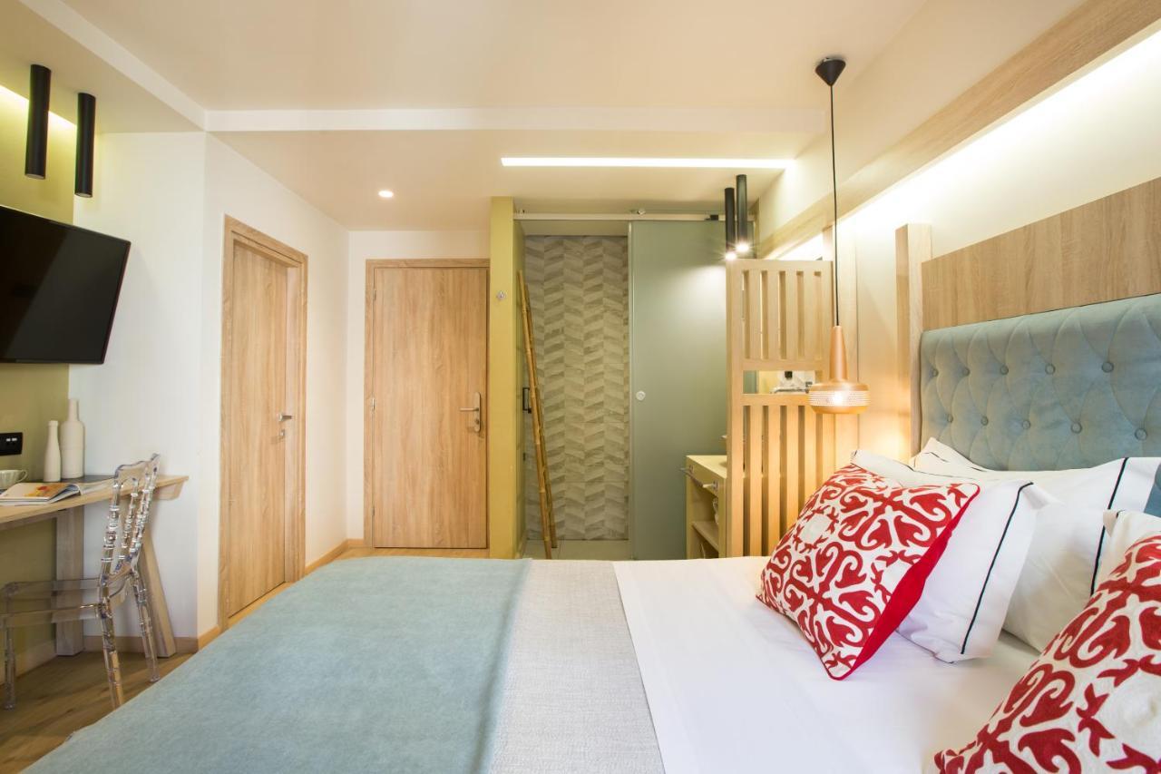 Queen Suite with Spa Bath