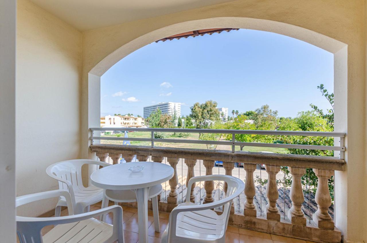Studio Balcony
