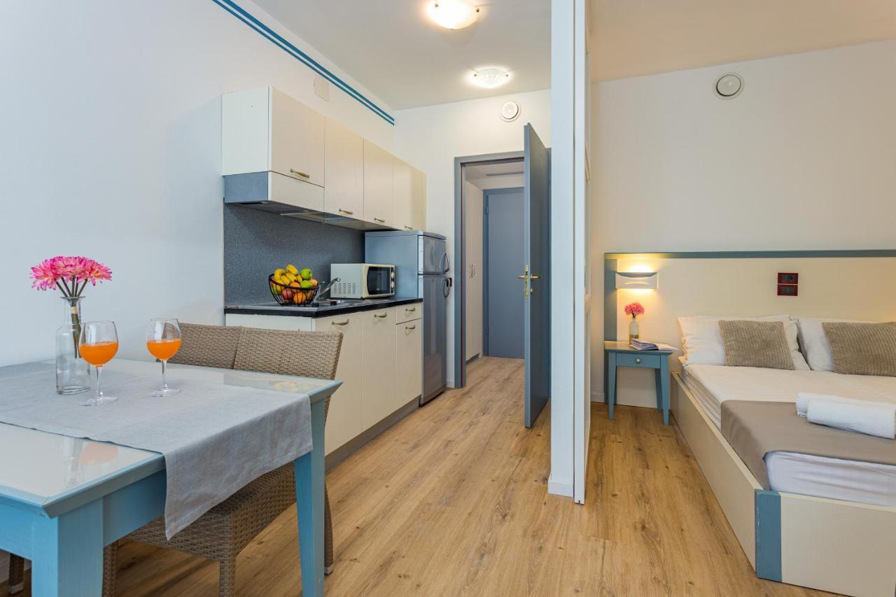 Superior Ferienwohnung mit 1 Schlafzimmer, Balkon und Meerblick (4 Personen)