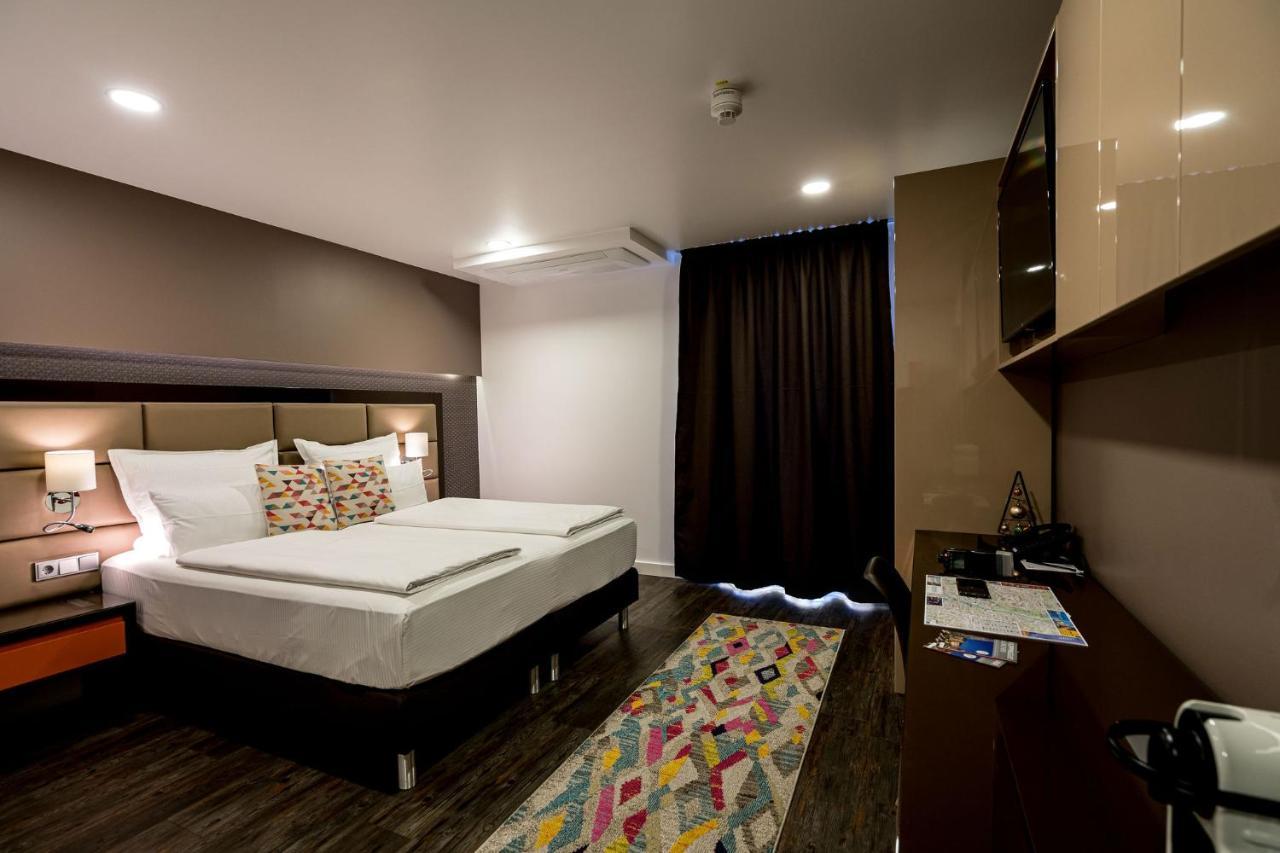 Superior Room with Balcony,1342561385:JPEG