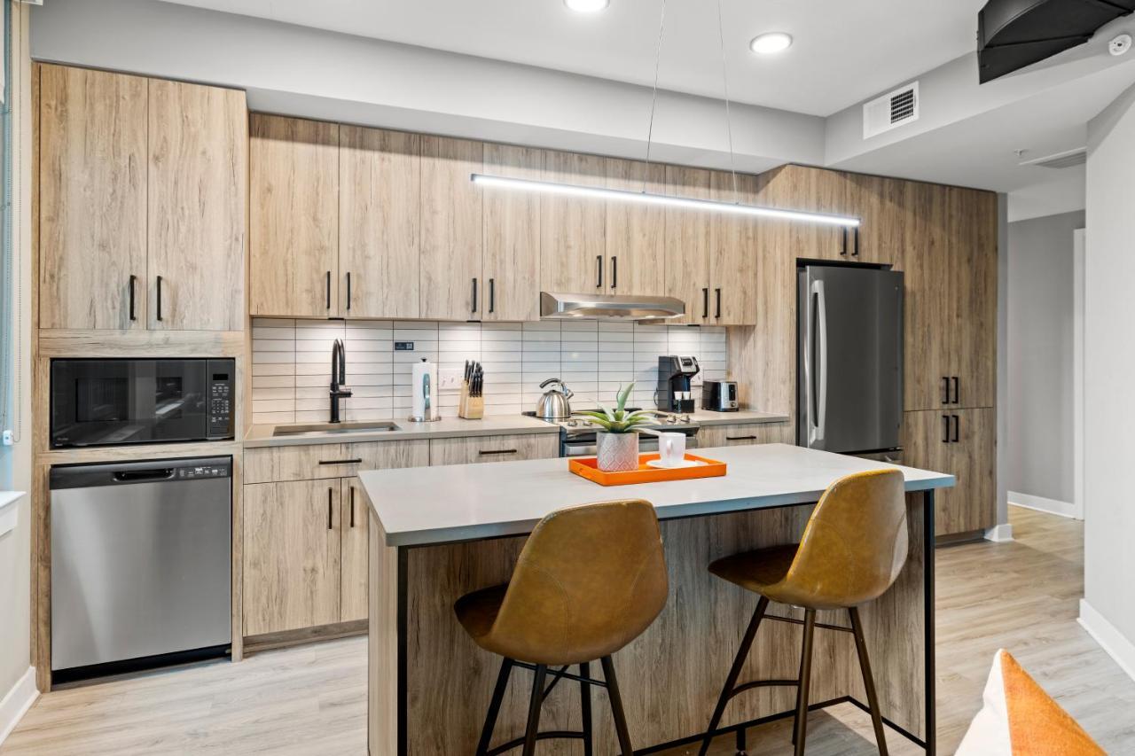 Three-Bedroom Apartment,1345830029:JPEG