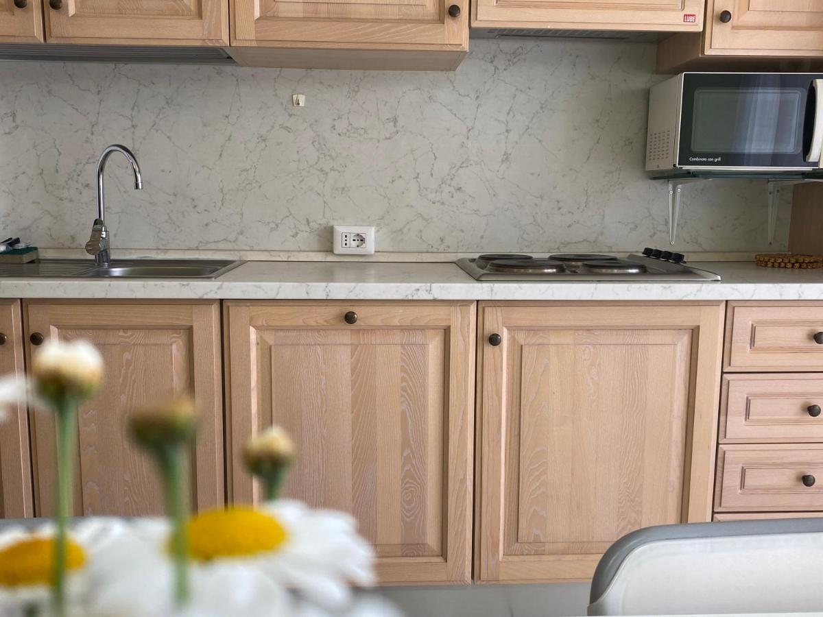 Two-Bedroom Apartment,1353238759:JPEG