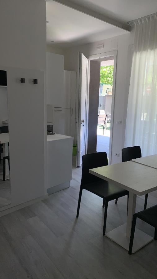 Studio with Garden View,1377609896:JPEG