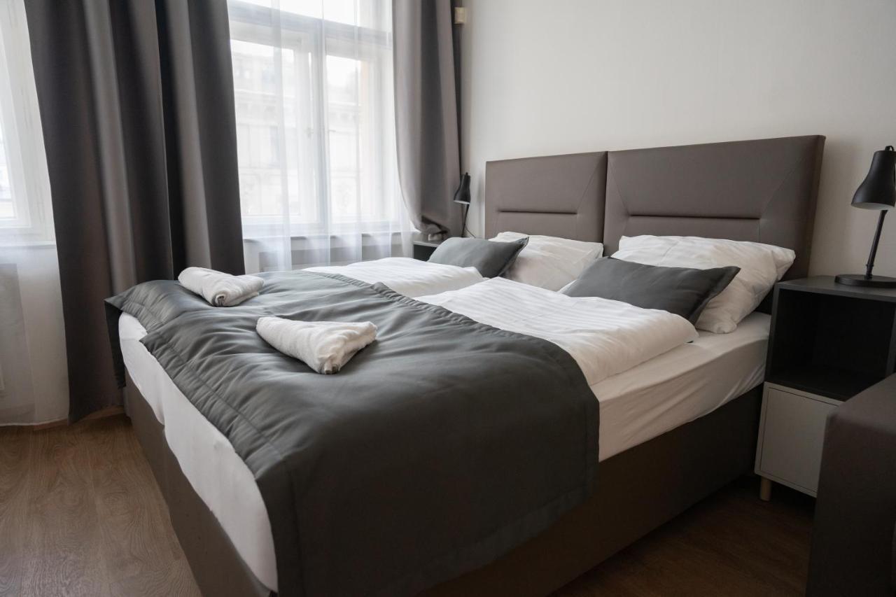 One-Bedroom Apartment,1371679001:JPEG