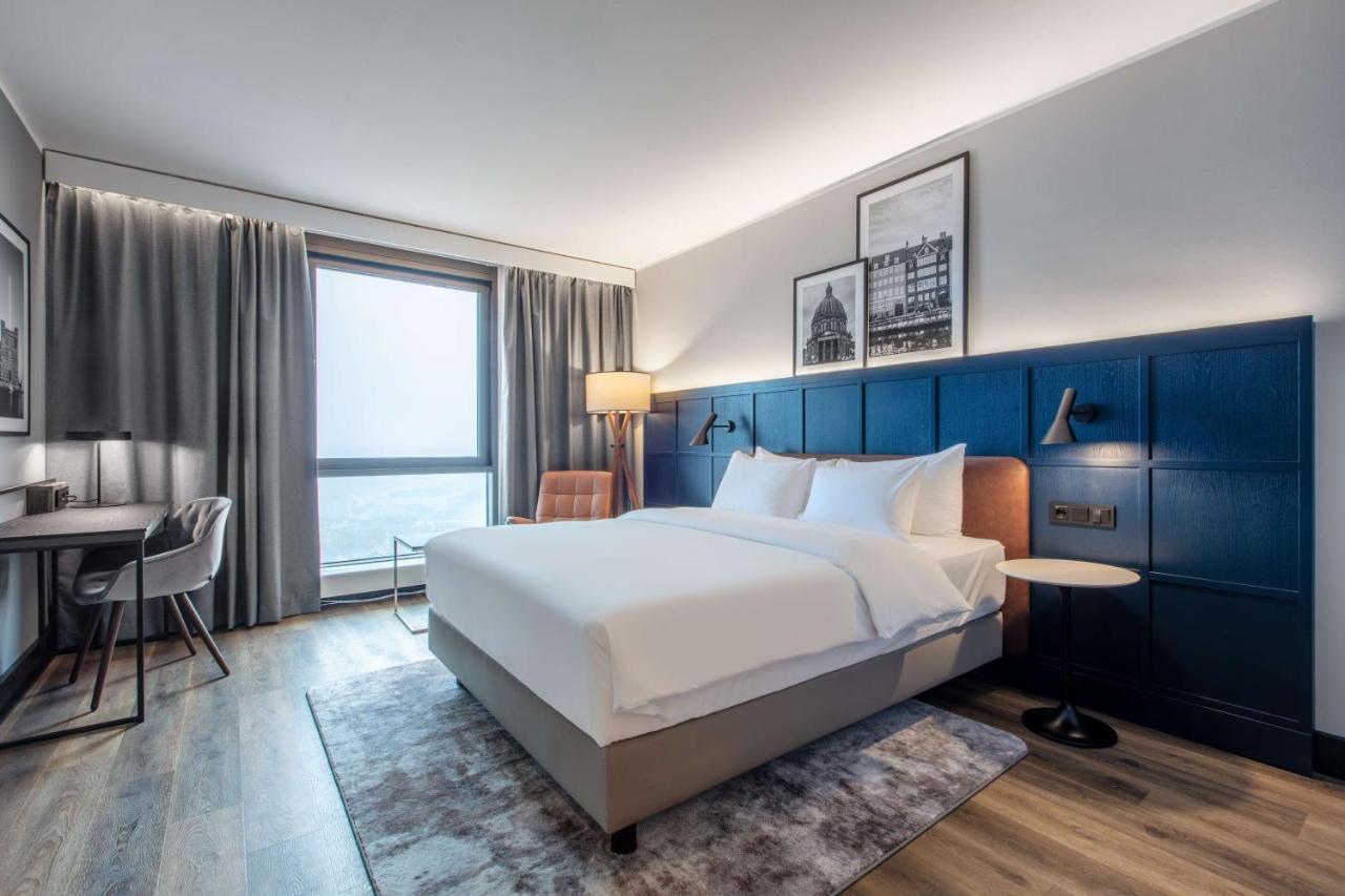 Premium Room with Skyline and Lake View