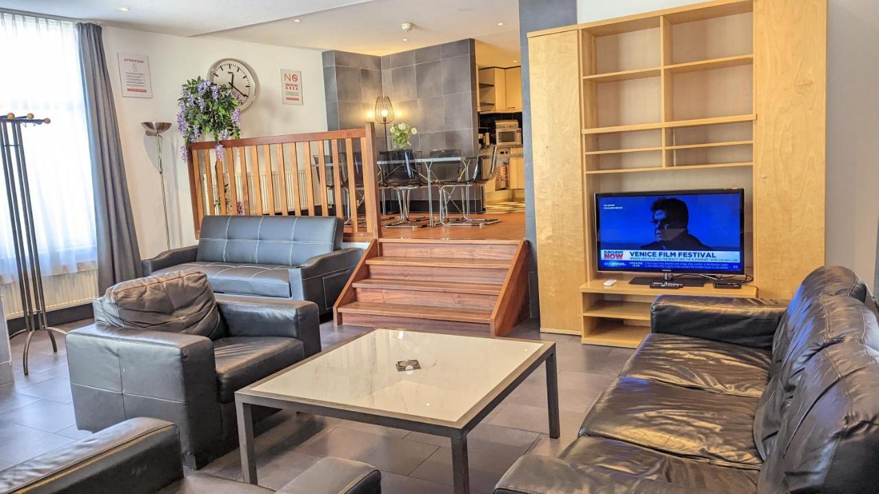 Two-Bedroom Apartment,1404624698:JPEG