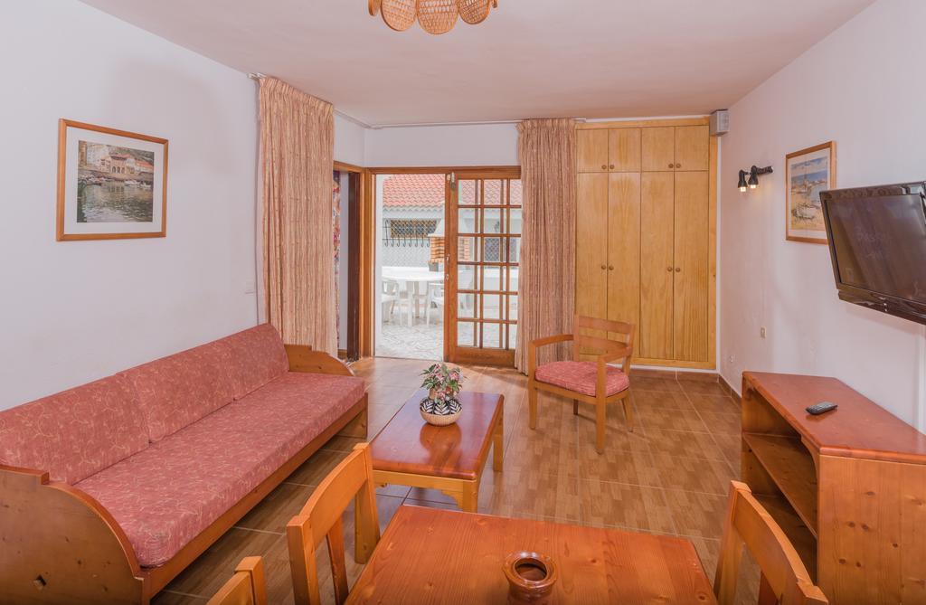 Two-Bedroom Apartment (4 Adults),1272389905:JPEG