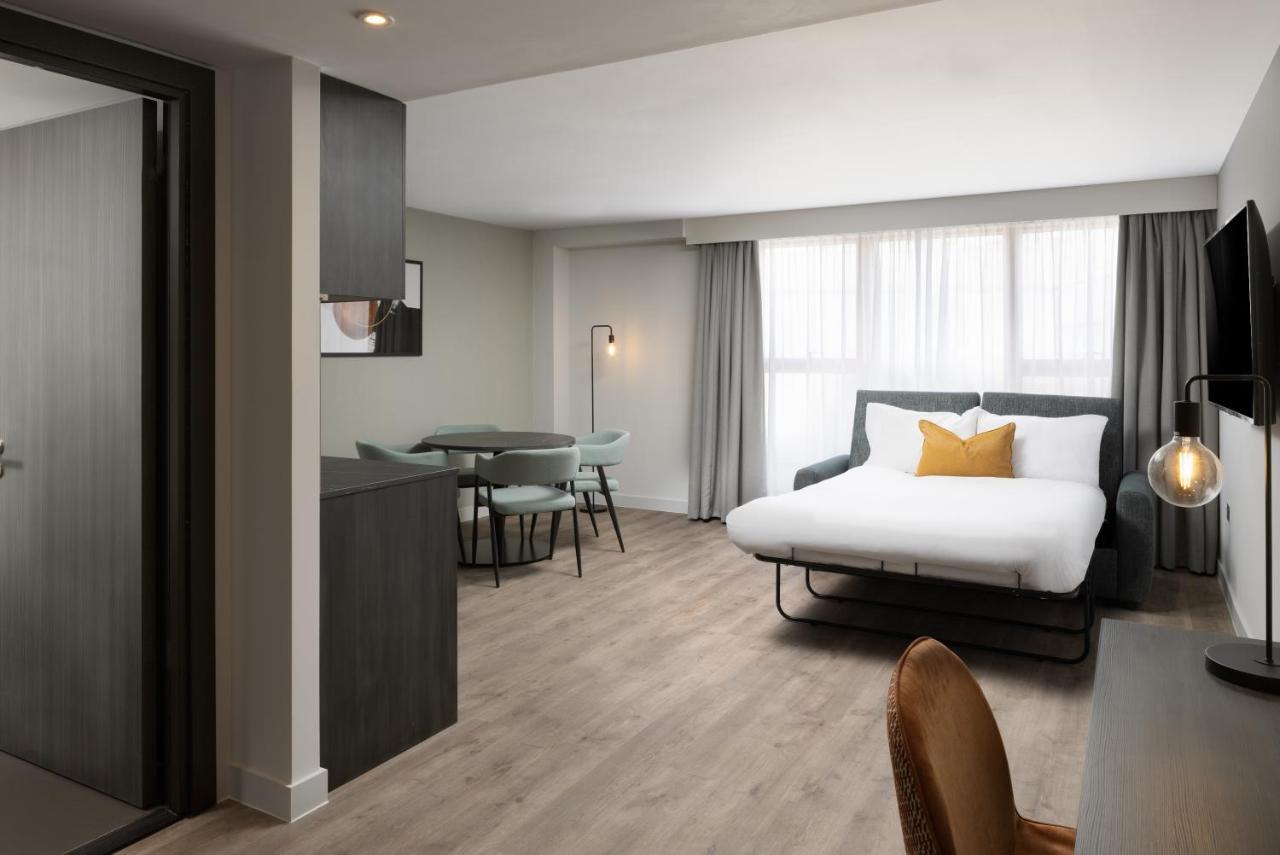 Suite King con 1 Camera da Letto e Divano-Letto