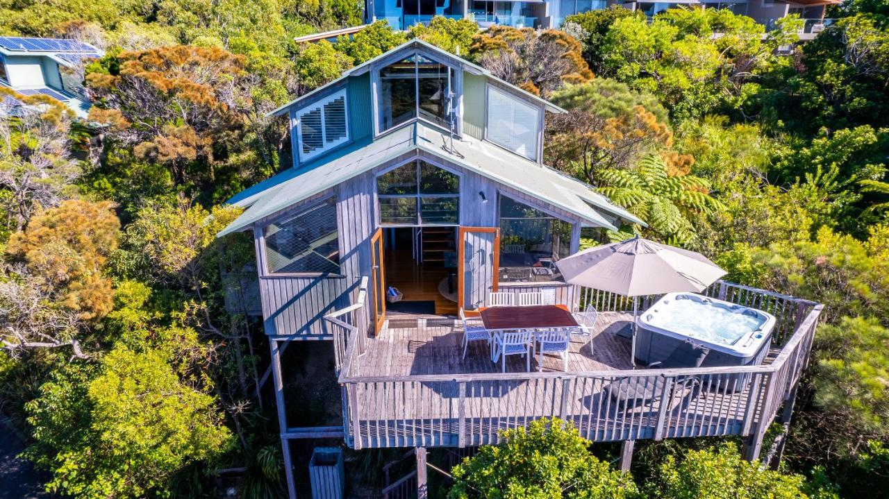 Two-Bedroom House with Hot Tub - Treetop (Currawong),1293151222:JPEG