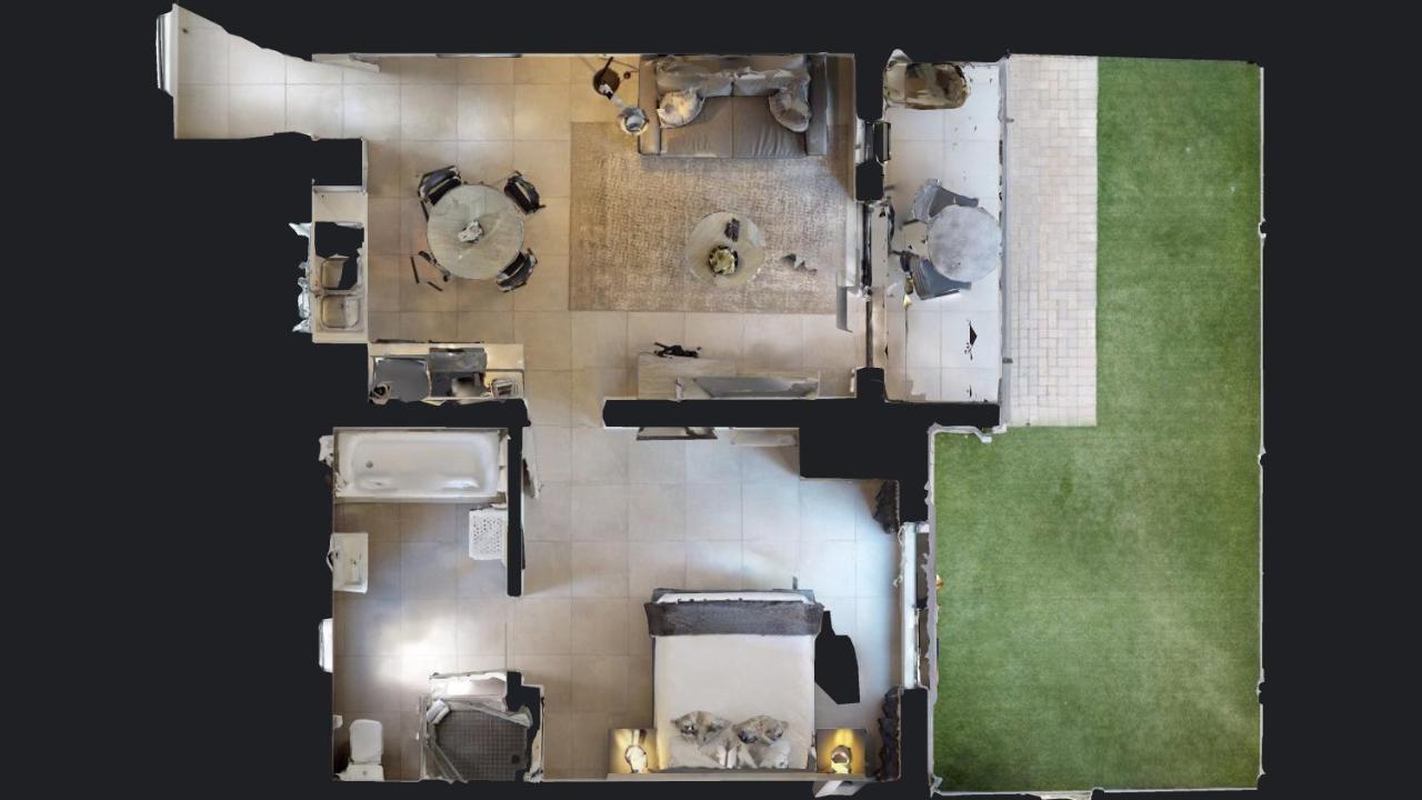 One-Bedroom Apartment,1422847320:JPEG