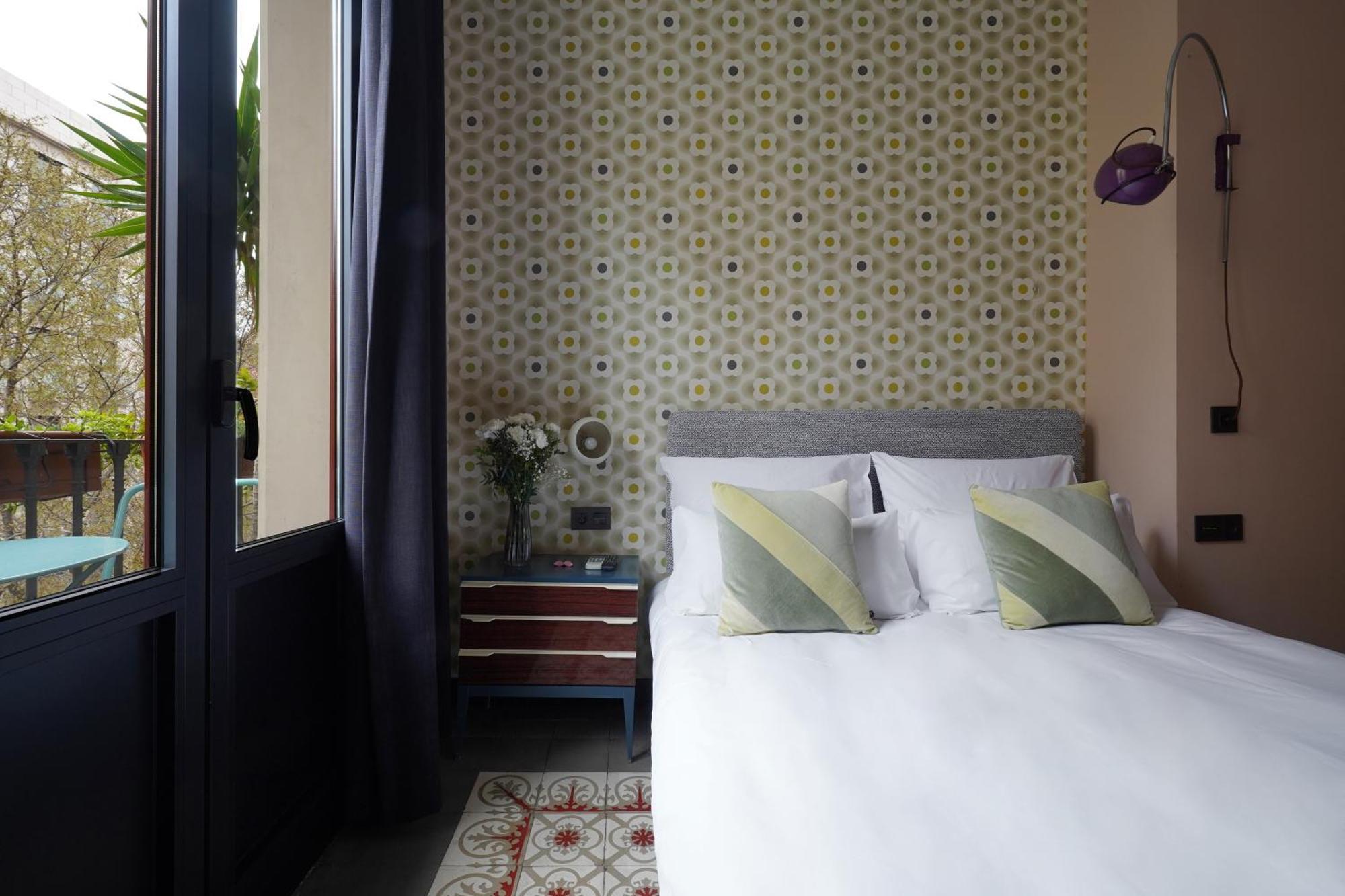 Standard Room with Balcony,1431872854:JPEG