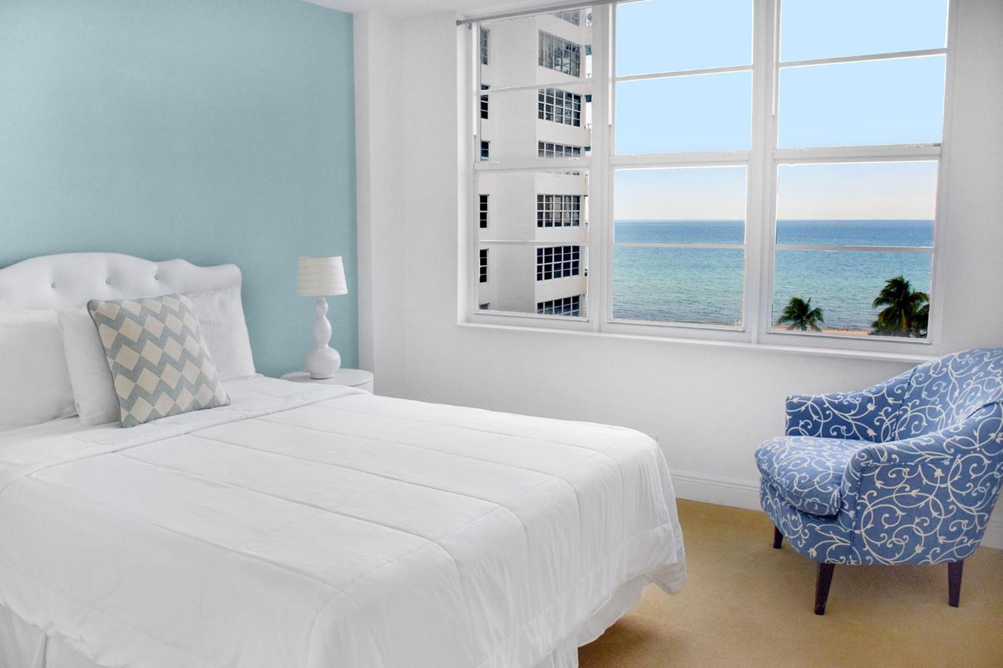 Deluxe Oceanview Suite 2 Bedroom & 2 Bath Kitchen
