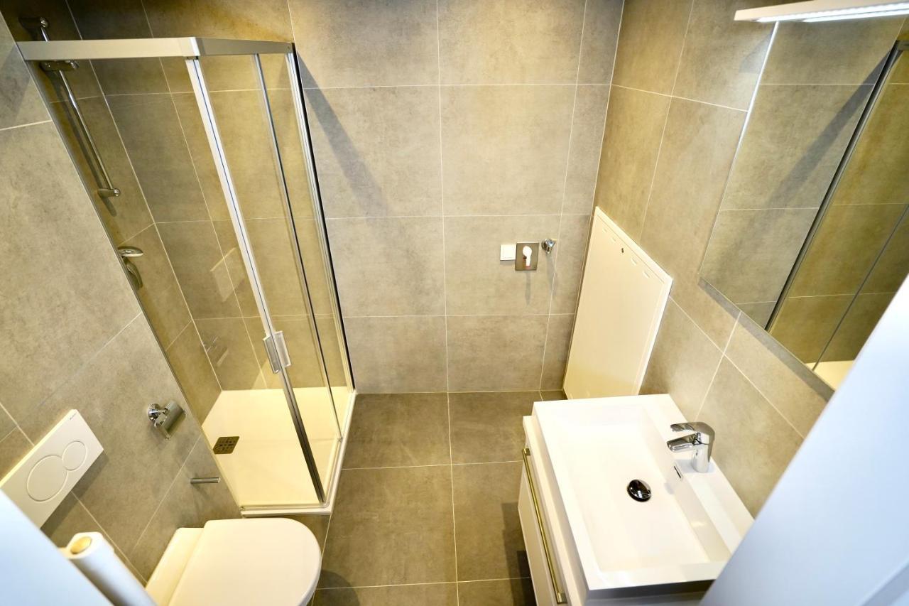 Standard Apartment,1559115460:JPEG