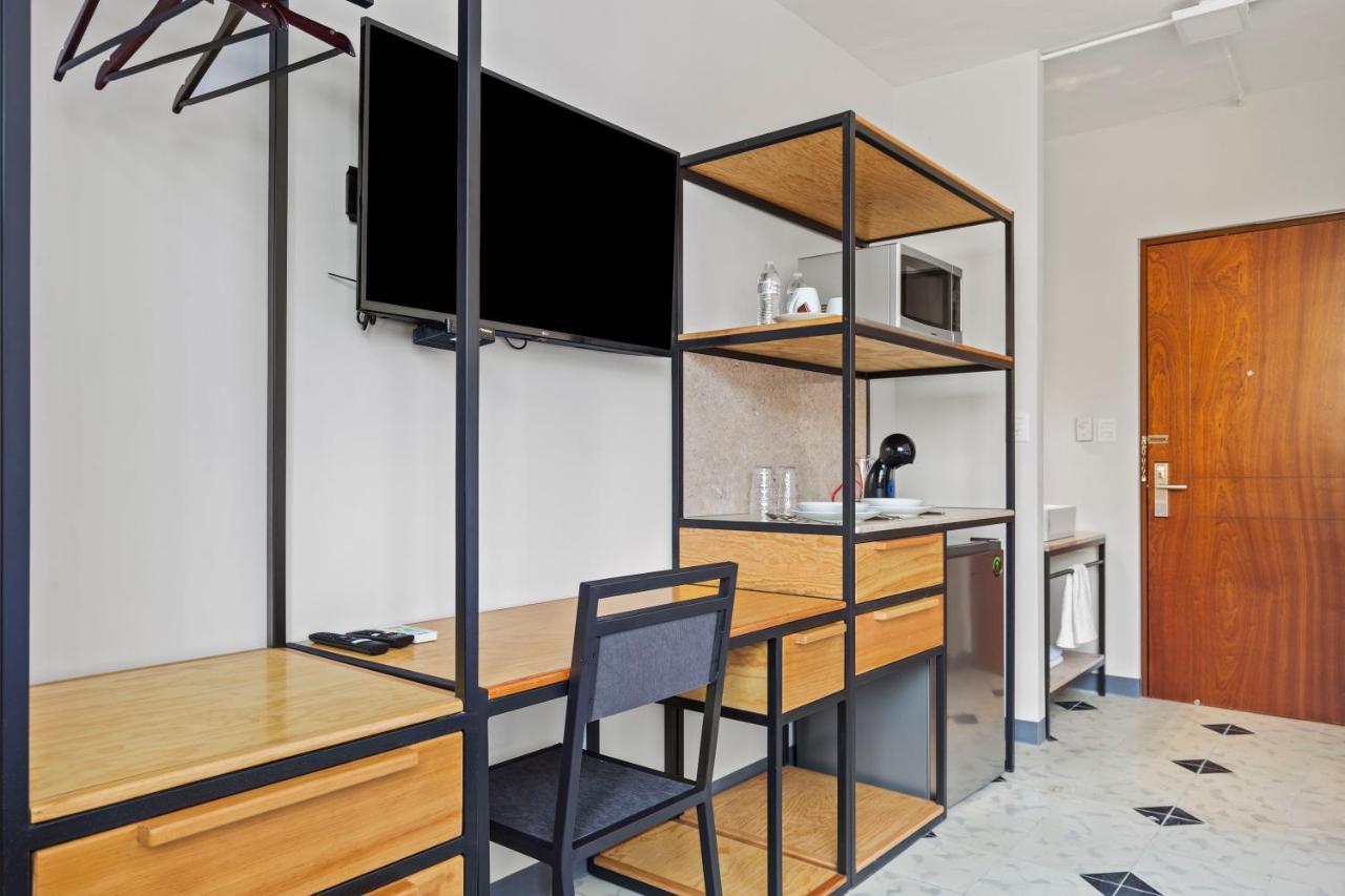 Deluxe King Suite