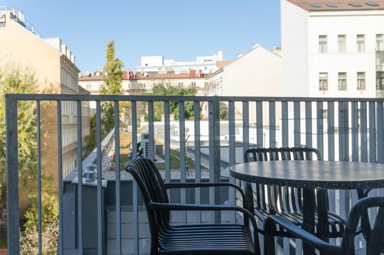 Large 1 Bedroom Apartment Terrace Sofa Bed