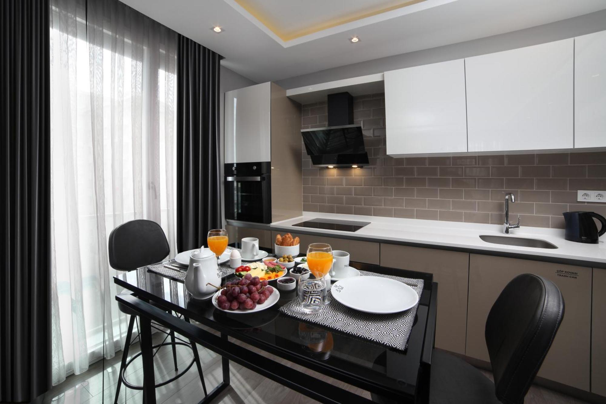 Deluxe Apartment