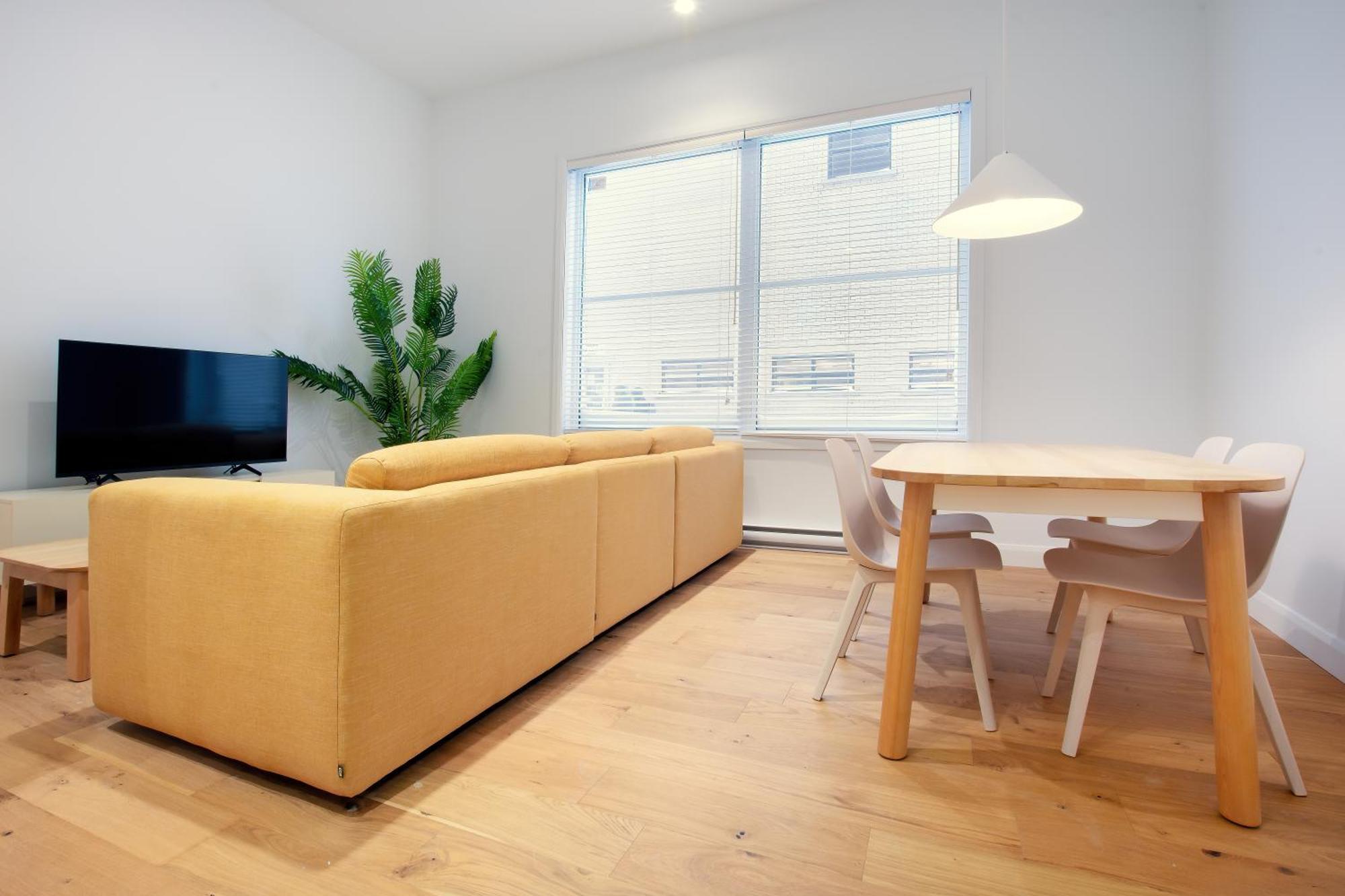 Loft - 1 Lit Queen-Size et Lits Superposés