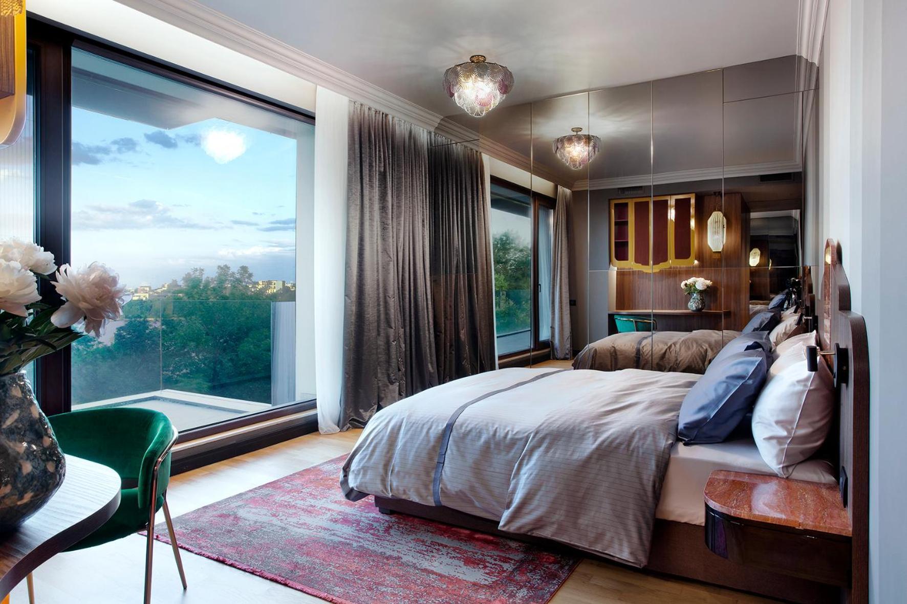 Two-Bedroom Apartment with Lake View
