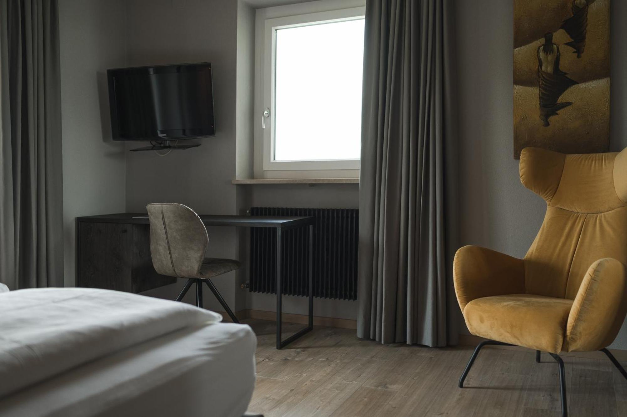 Two-Bedroom Apartment,1574746325:JPEG