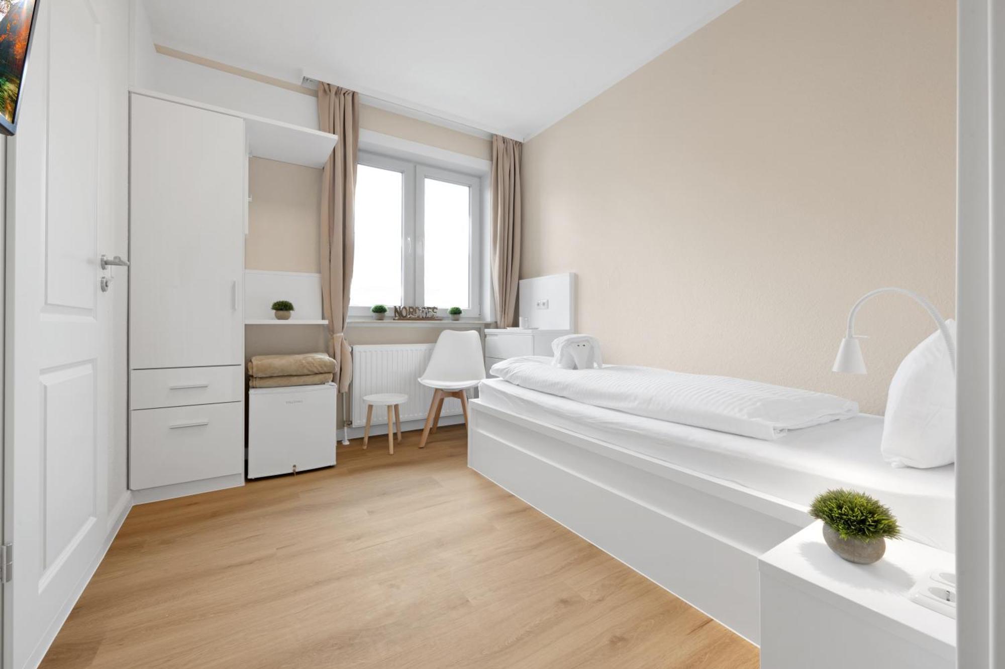 Single Room,1588678717:JPEG