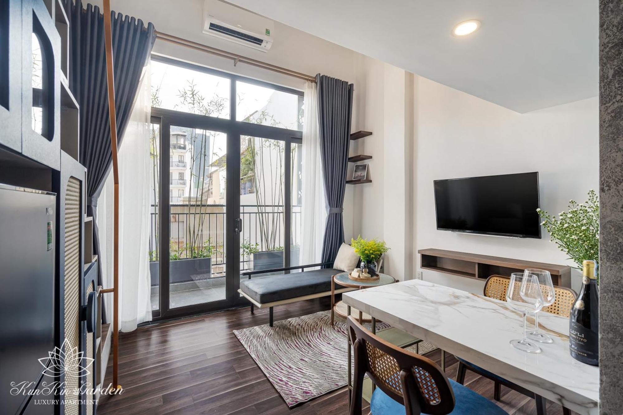 Grand View Duplex with Balcony