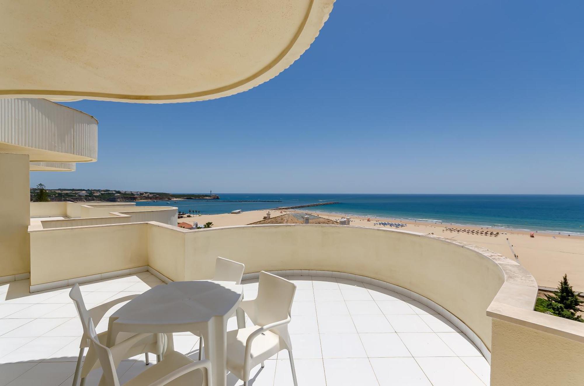 Aanbieding - Appartement met 1 Slaapkamer en Frontaal Uitzicht op Zee
