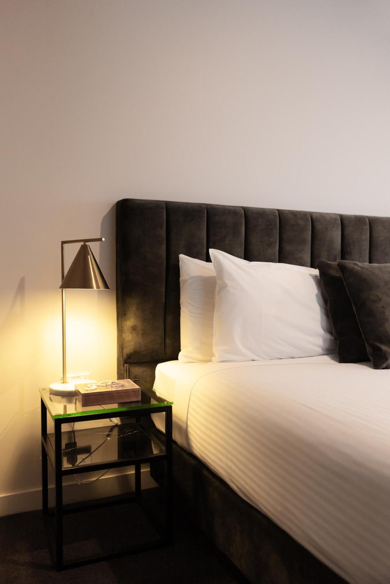 Deluxe King Room,1718568801:JPEG