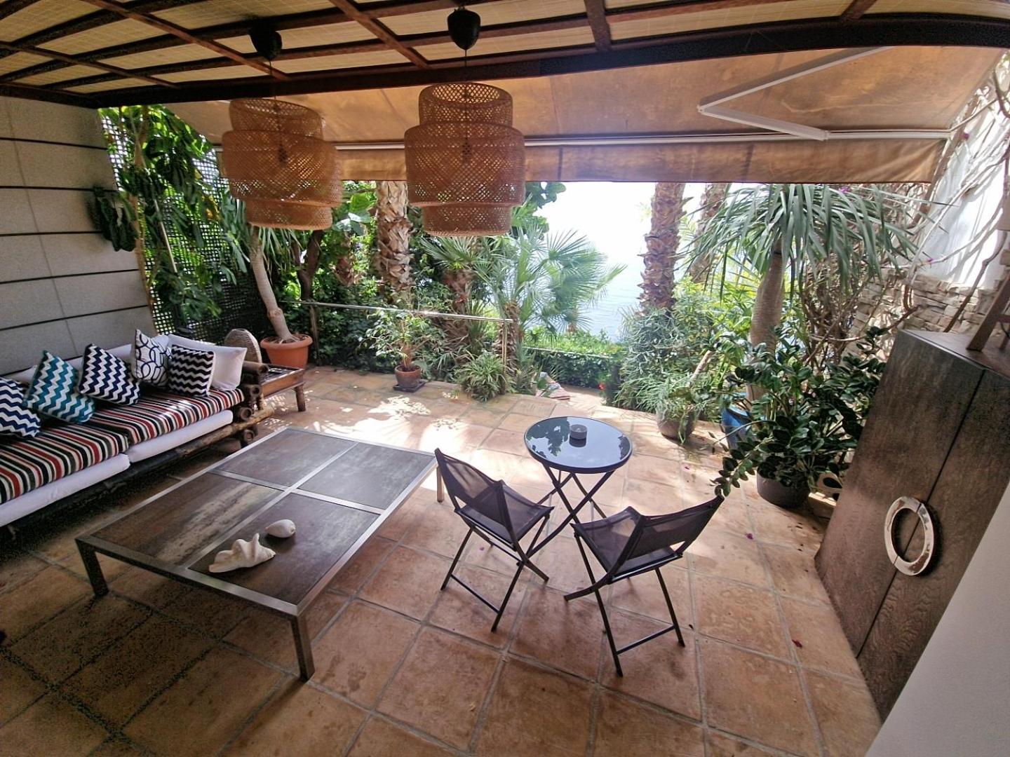 Apartamento 1 dormitorio con vistas al mar y terraza