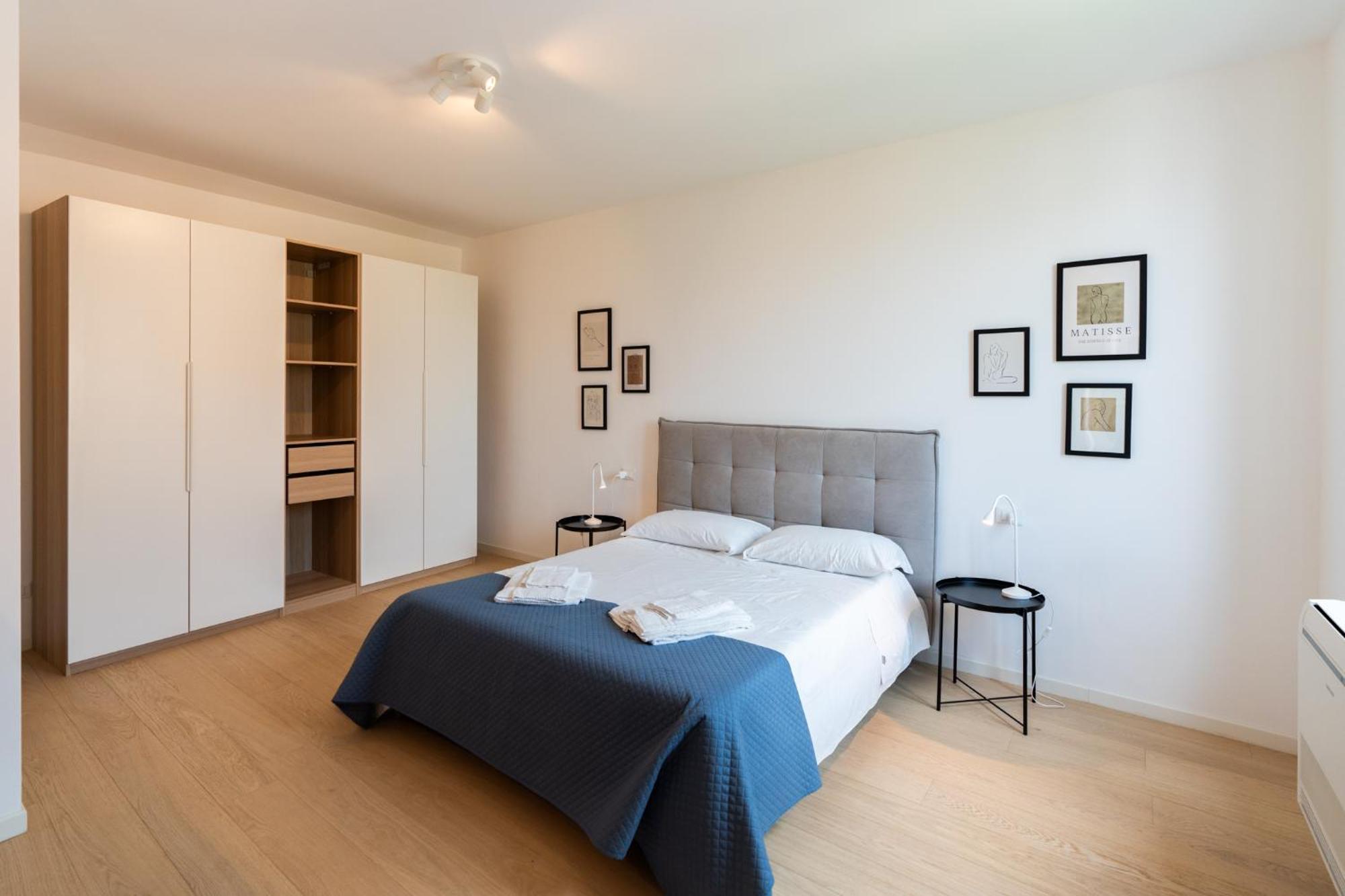 Apartamento de 2 dormitorios con balcón y terraza