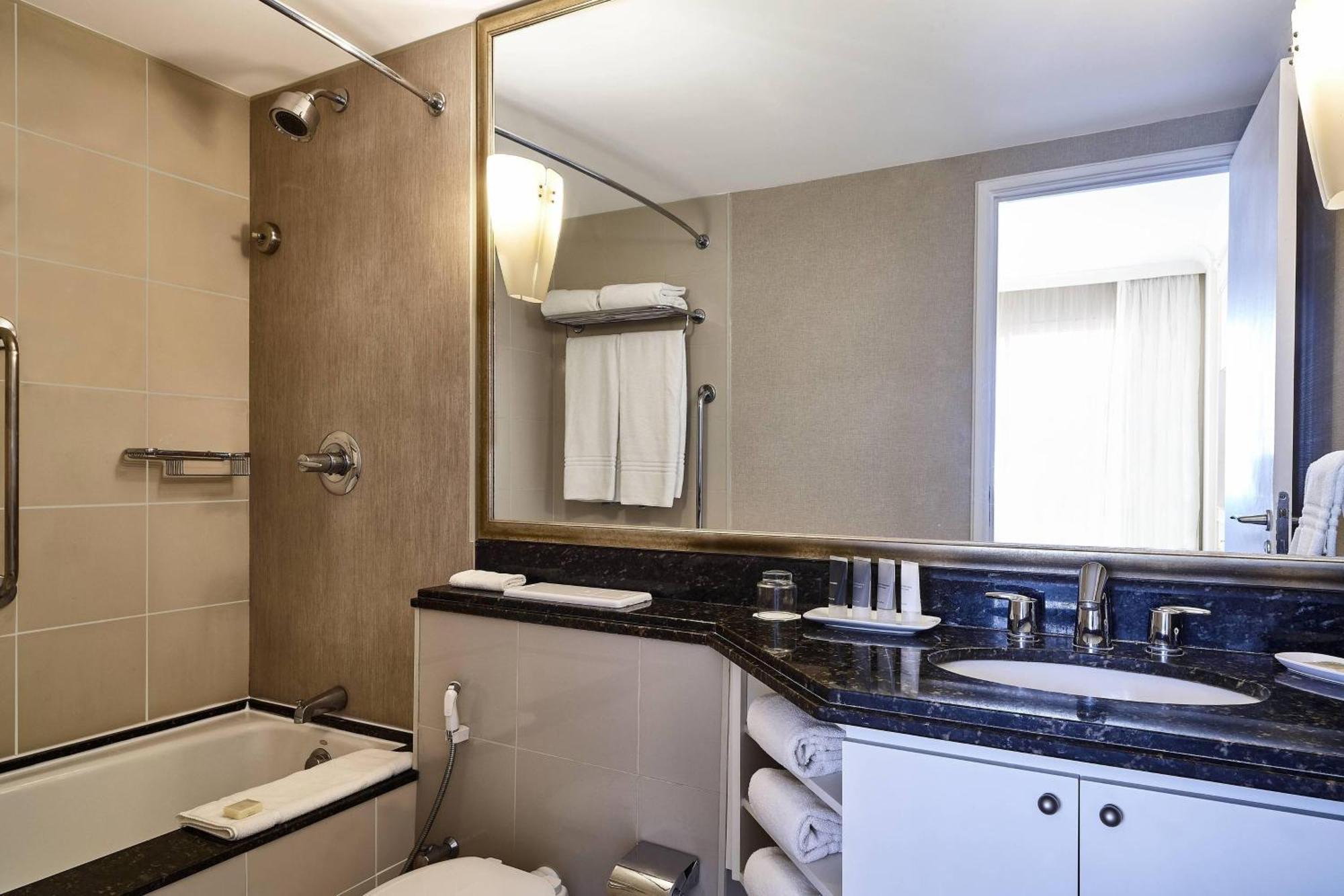 Apartamento de 2 Quartos com Terraço e Vista da Cidade