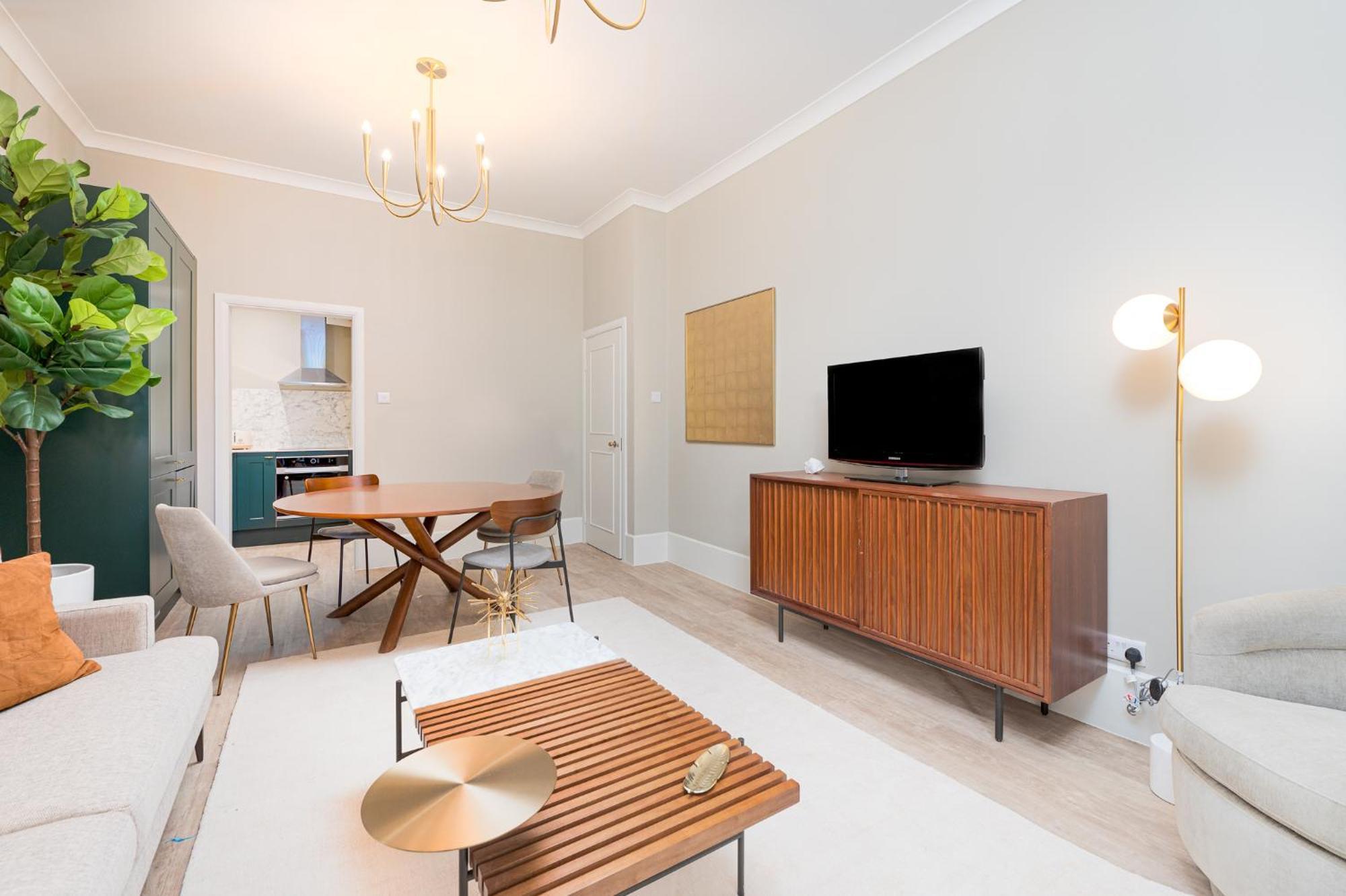 Three-Bedroom Deluxe Apartment