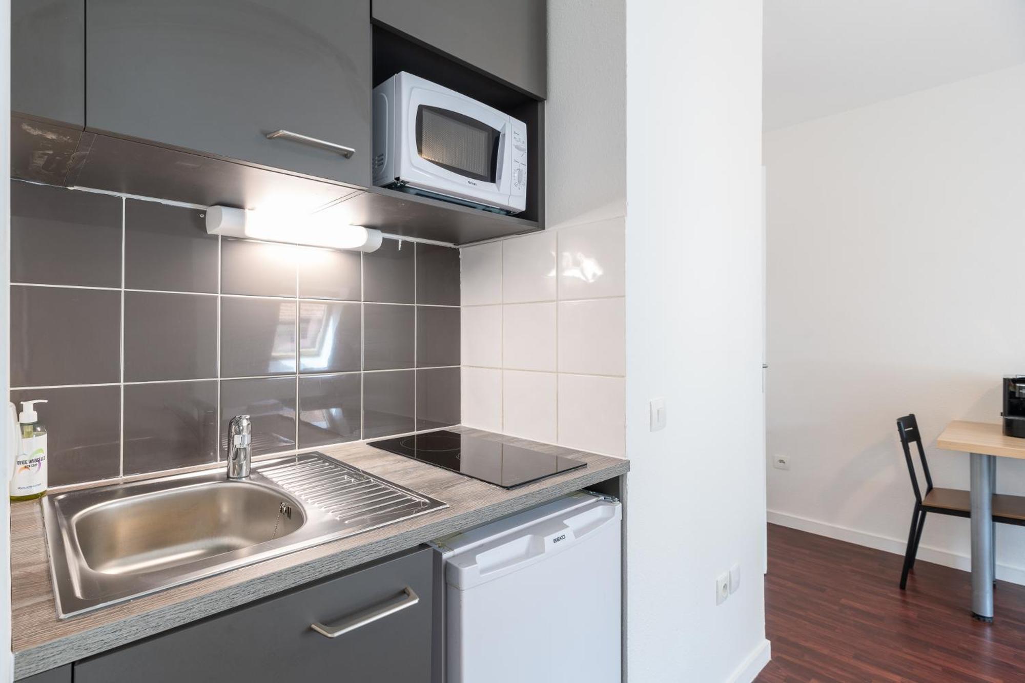 Superior One-Bedroom Apartment,1614352775:JPEG